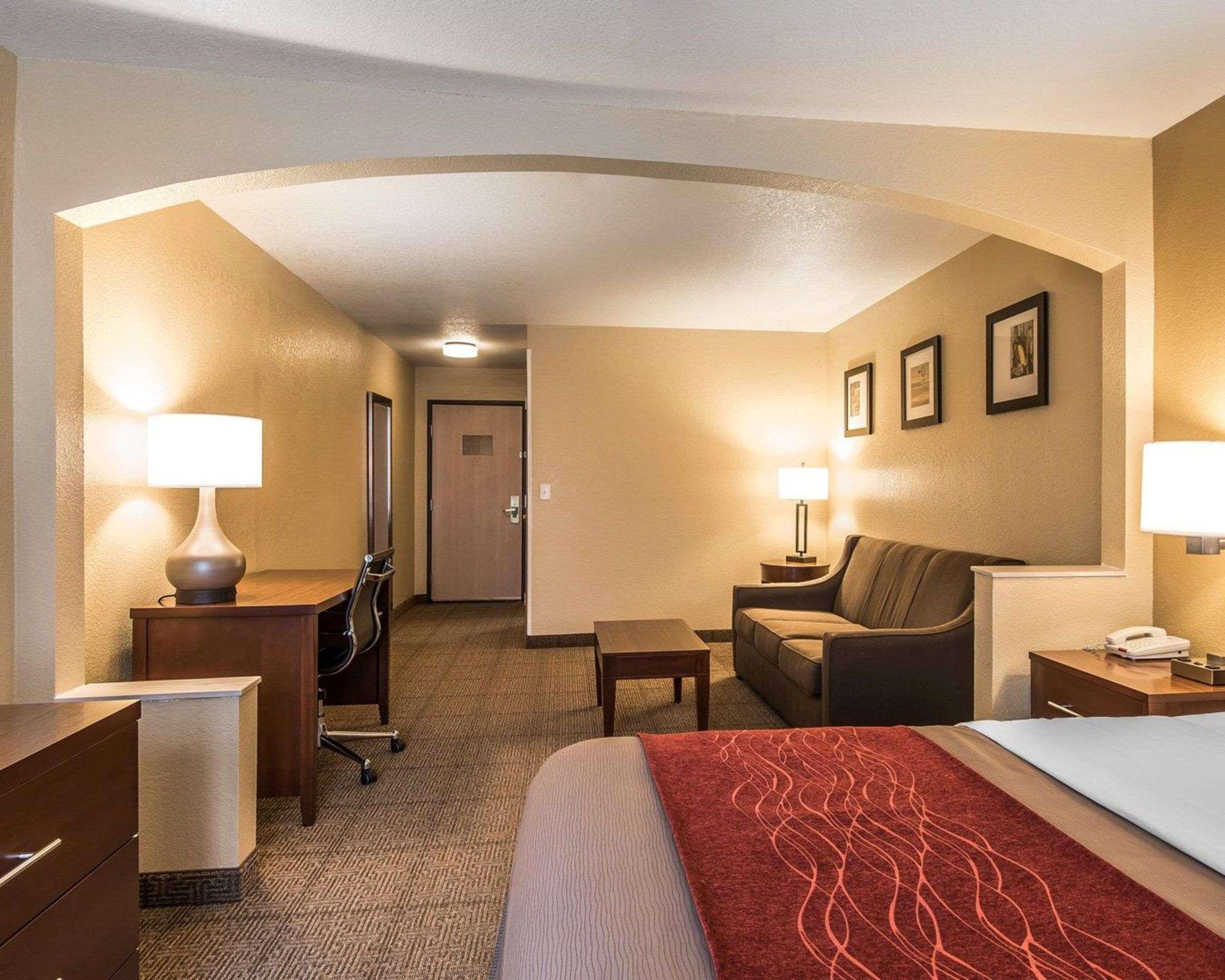 Quality Inn & Suites Bethany Экстерьер фото