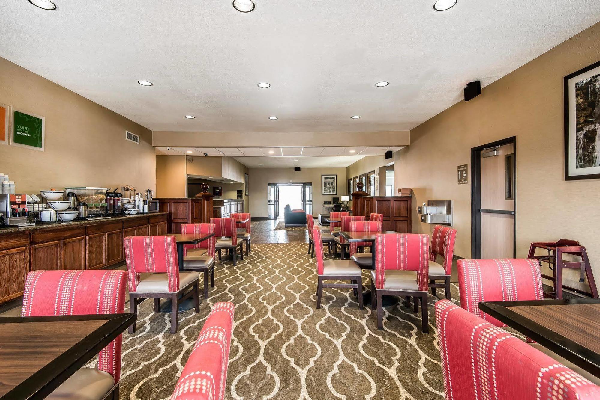Quality Inn & Suites Bethany Экстерьер фото
